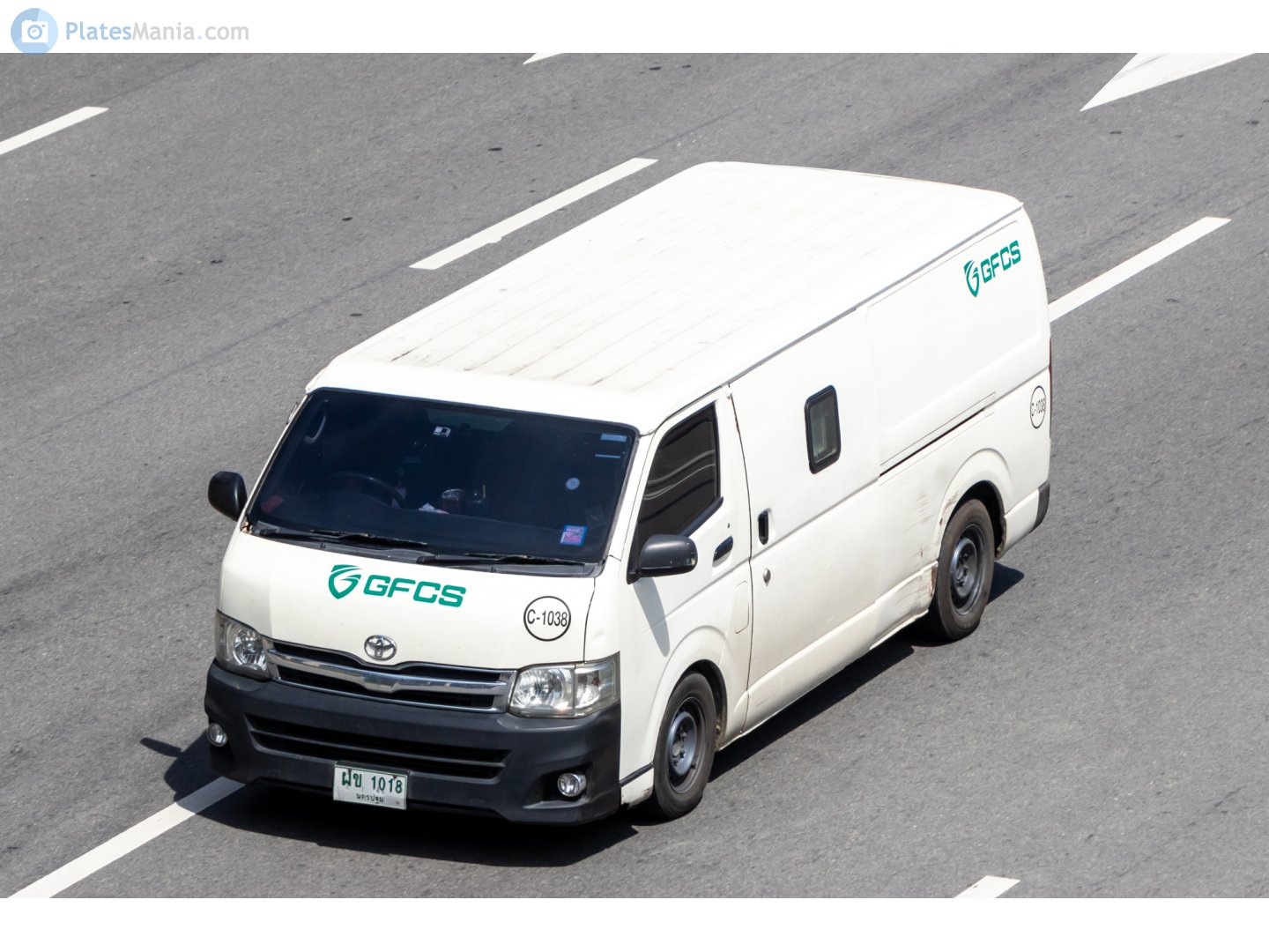 ผข 1018, Toyota HiAce 5th gen Van (H200), 2004–