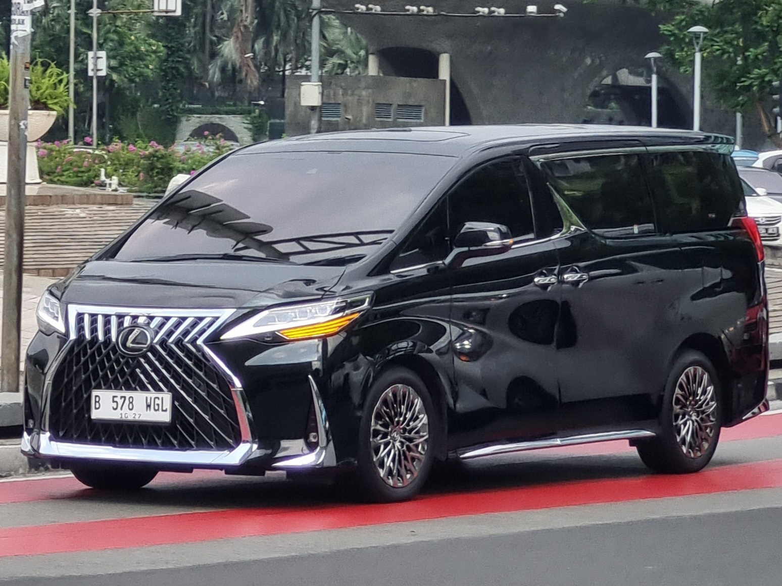 B 578 WGL, Lexus LM 1st gen (H30; Pacific-market), 2019–2023