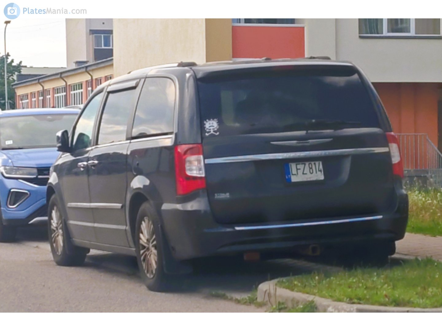 LFZ 814, Chrysler Town&Country 5th gen Minivan (RT), facelift, 2010–2016