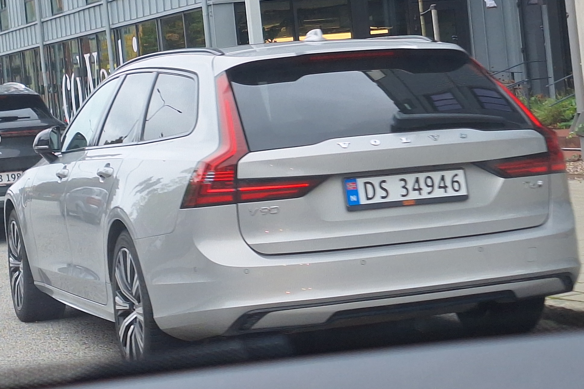 DS 34946, Volvo V90 2nd gen (235/236) 2016–