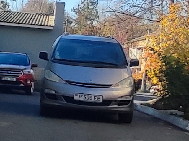 P 596 EB, Toyota Previa 2nd gen (R30/R40), 2000–2007