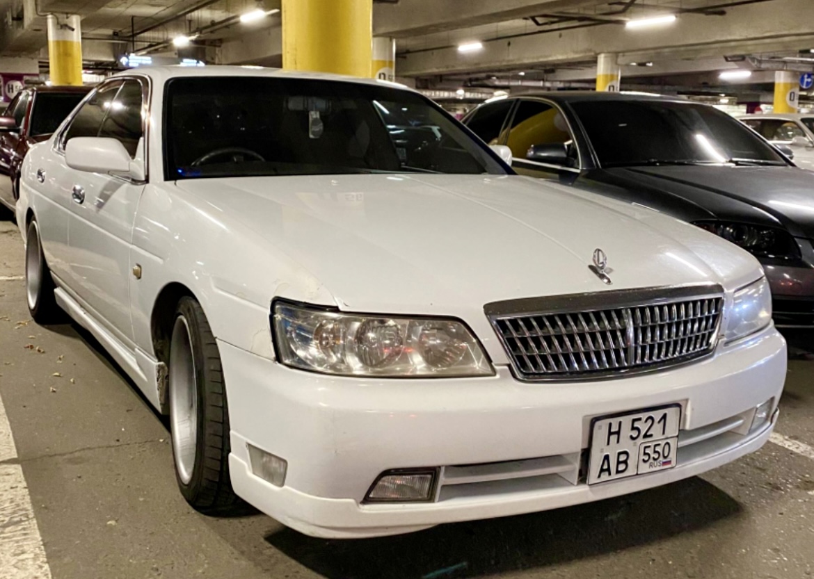 н 521 ав 550, Nissan Laurel 9th gen (C35), 1997–2002