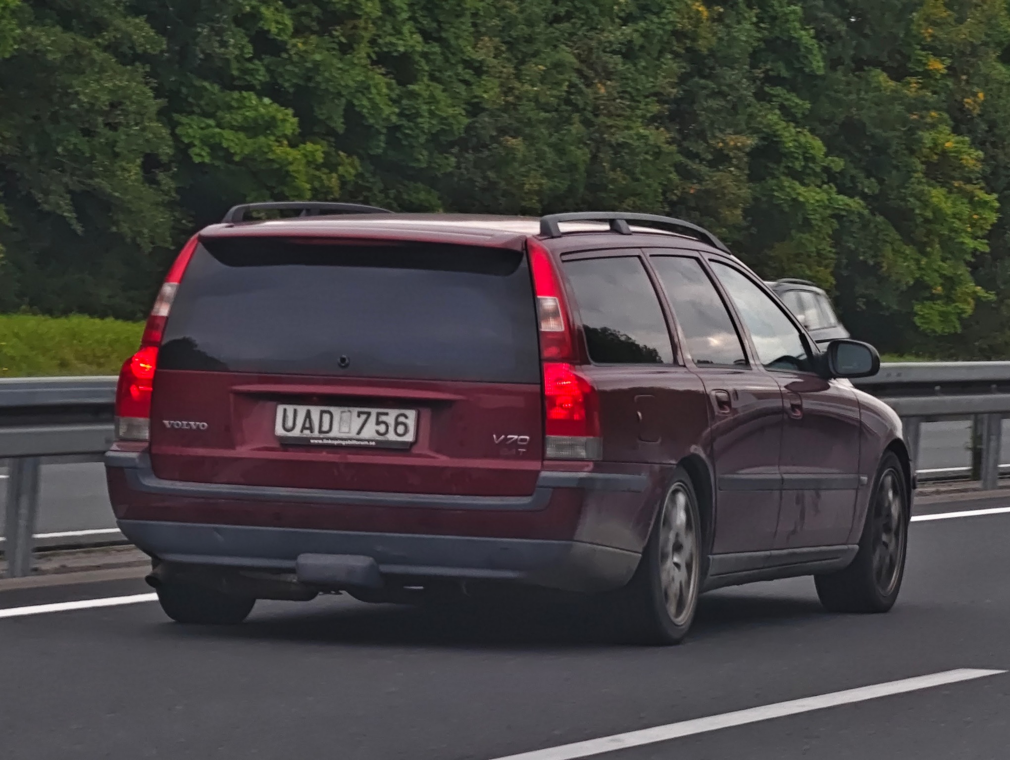 UAD 756, Volvo V70 2nd gen (285), 2000–2007