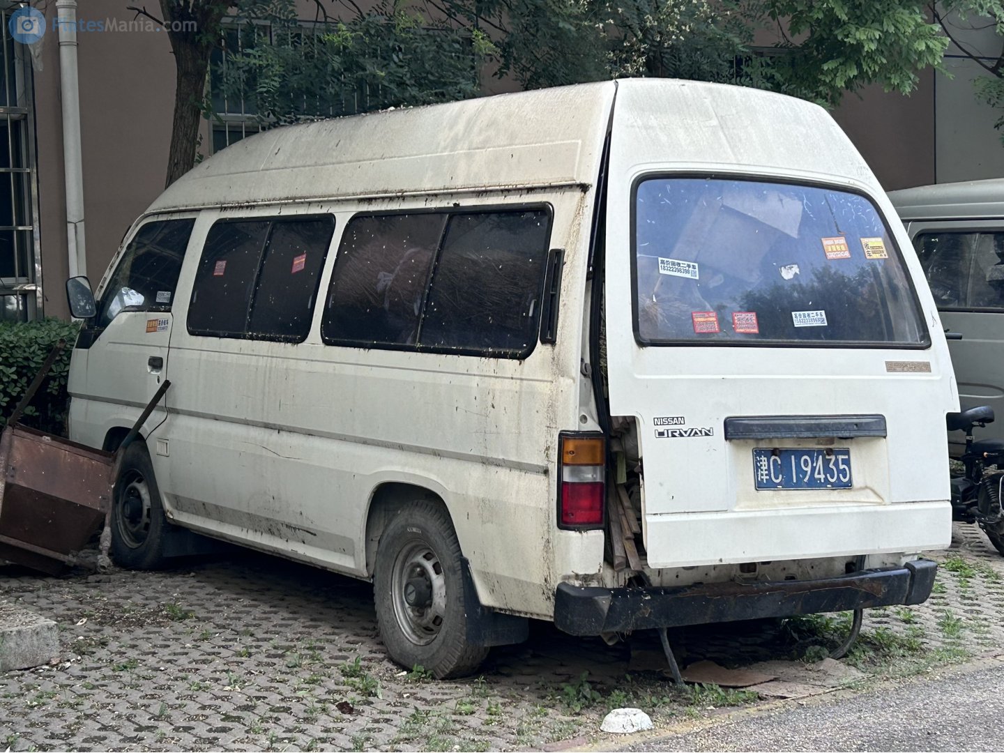 津C·19435, Nissan Urvan 2nd gen (E24), 1986-2001