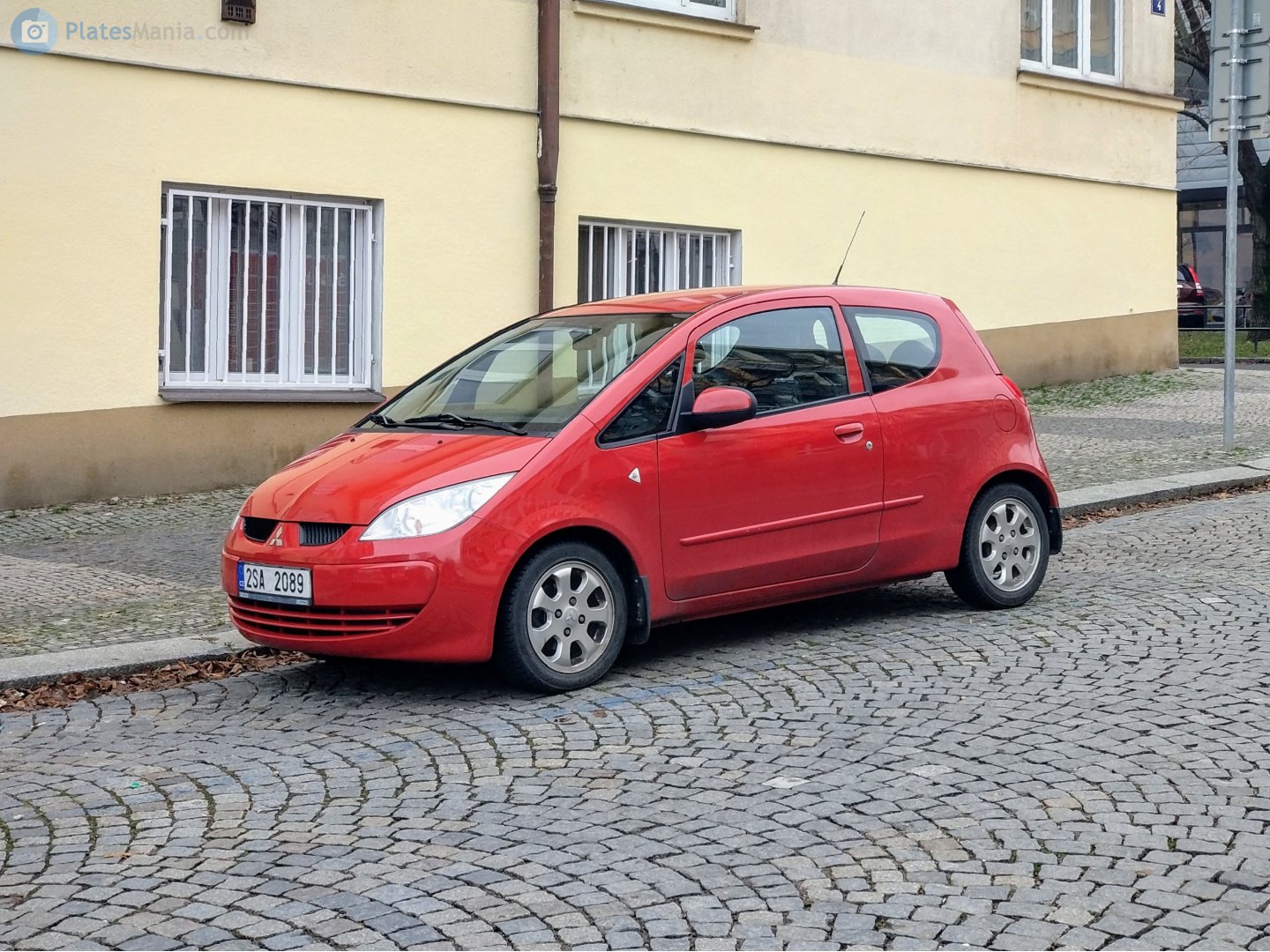 2SA 2089, Mitsubishi Colt 8th gen 3-door Hatch (Z30), 2002–2008