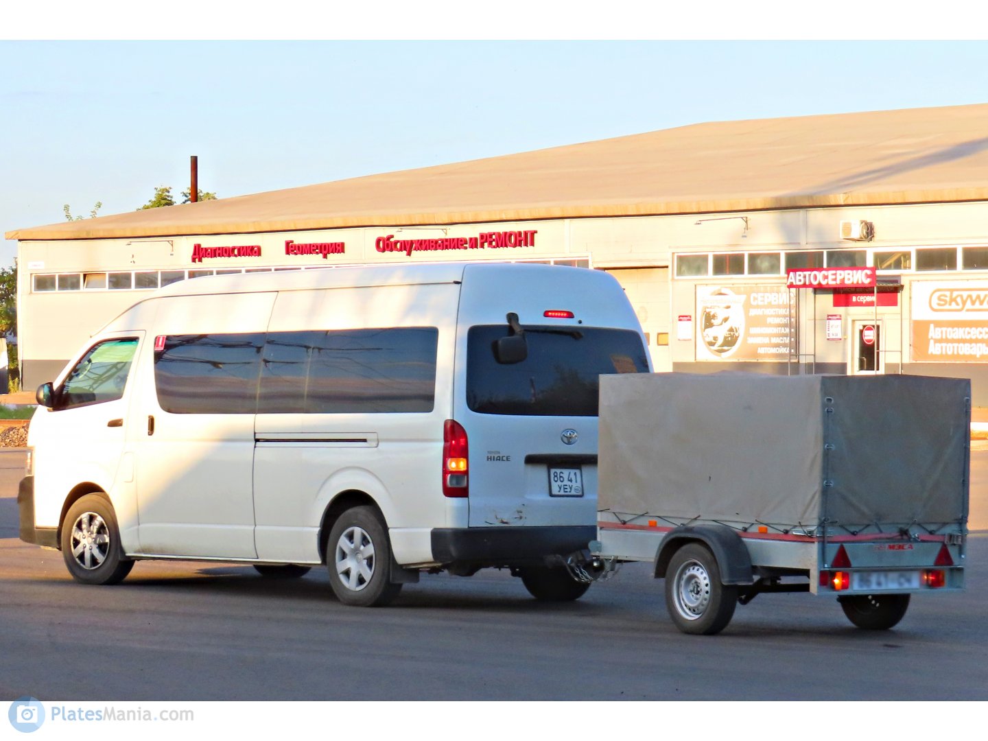 8641 УЕУ, Toyota HiAce 