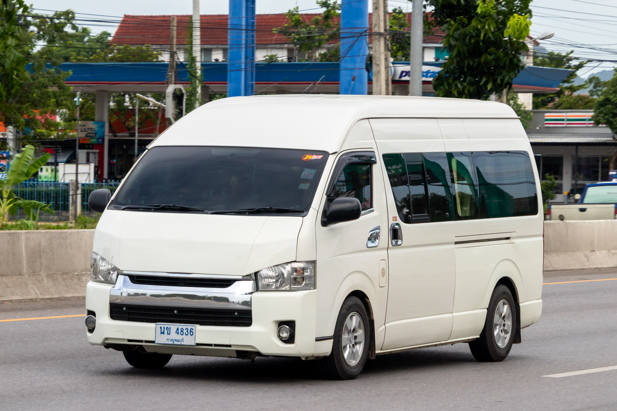 นข 4836, Toyota Commuter 1st gen (H200; TH-market), 2004–2019