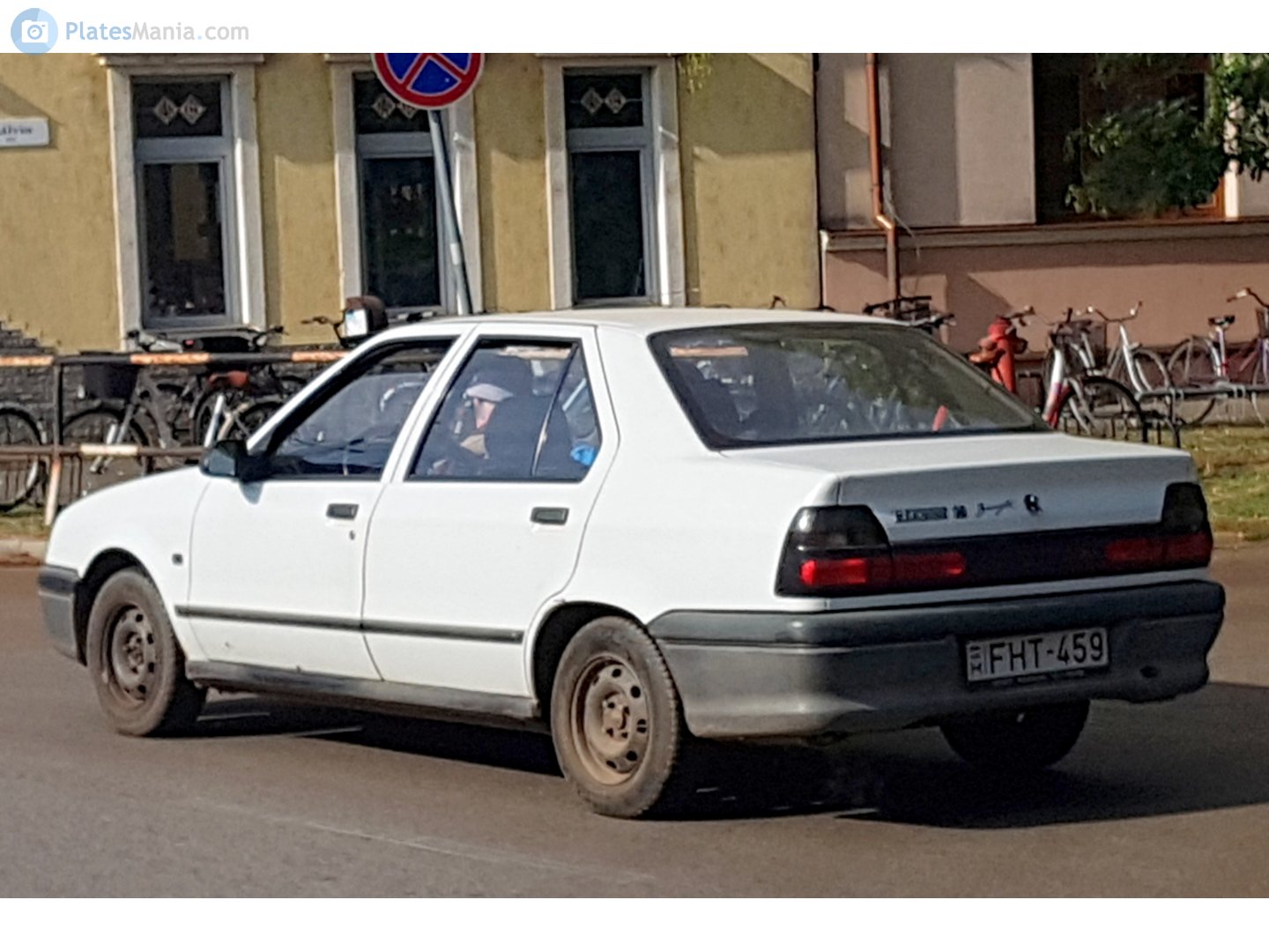 FHT-459, Renault 19 1st gen Sedan (L53), facelift, 1992–1997 (–1999 for LATAM- and –2000 for TR-market)