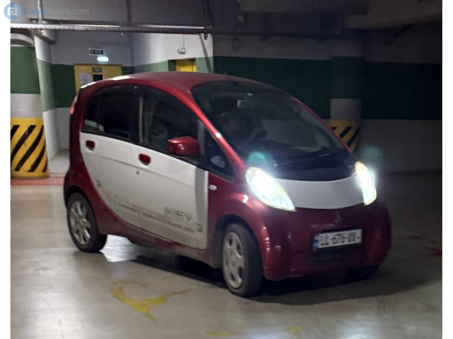 LL-676-VV, Mitsubishi i 