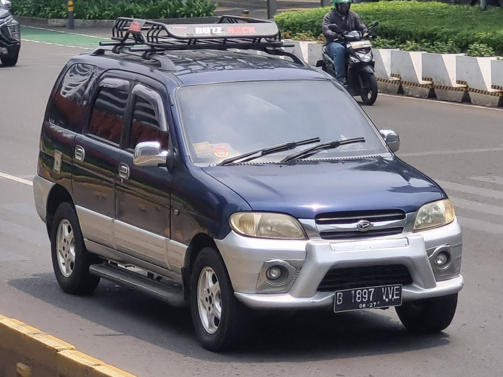 B 1897 VVE, Daihatsu Taruna 1st gen (F500/F520; ID-market), 1999–2006