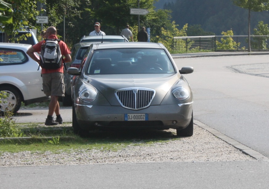 DJ 000 DZ, Lancia Thesis 1st gen (841), 2002–2009