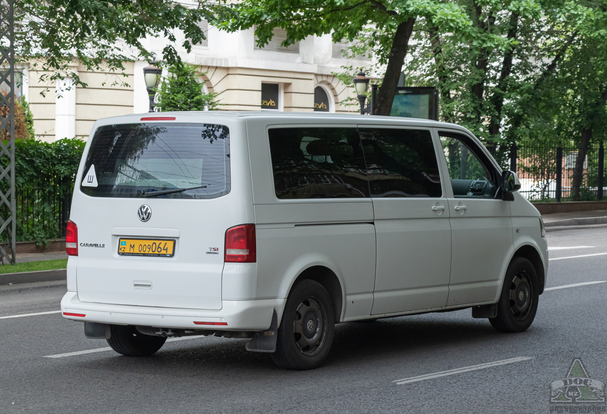 M 009064, Volkswagen Caravelle T5, facelift, 2009–2015