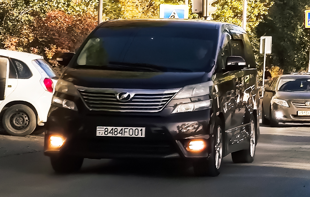 8484FO01, Toyota Vellfire 1st gen (AH20), 2008–2015