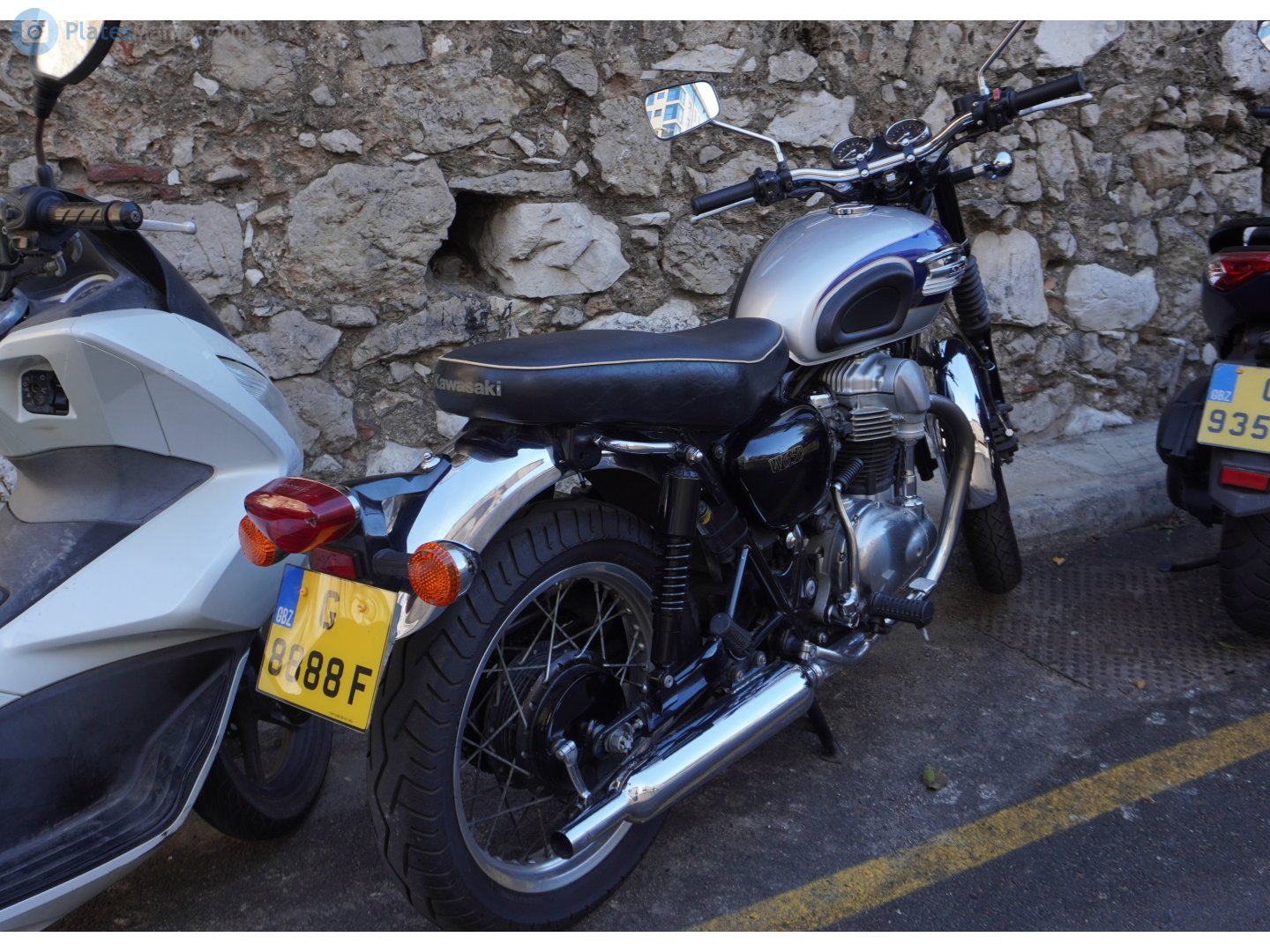 G 8888 F, Kawasaki W650 