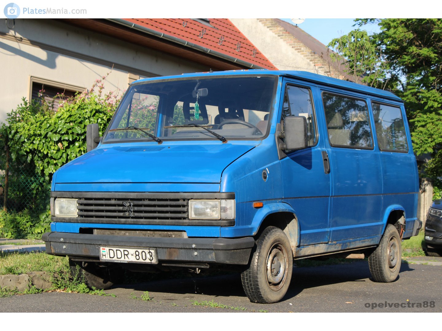 DDR-803, Peugeot J5 1st gen (280), facelift, 1990–1994