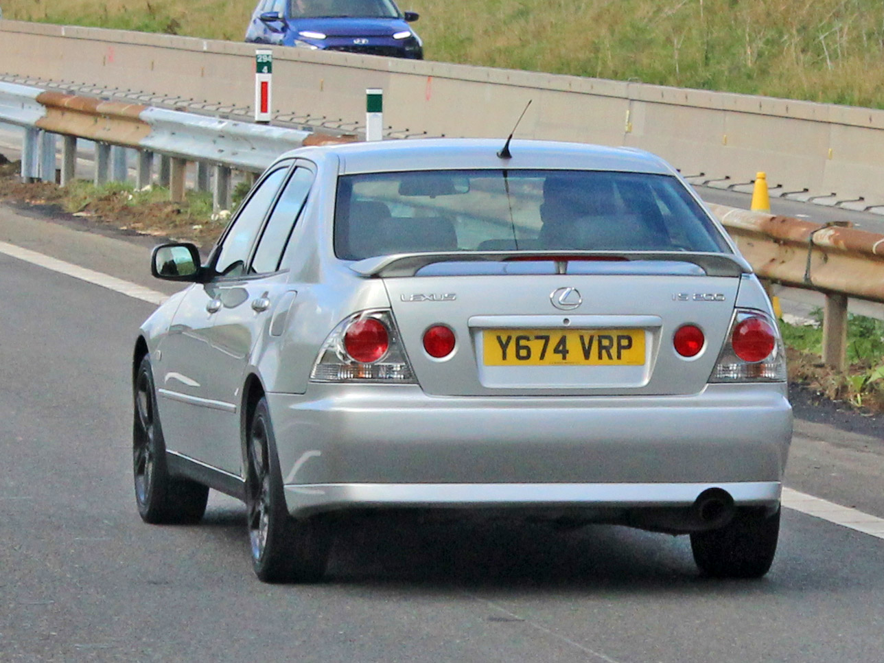 Y674VRP, Lexus IS 1st gen Sedan (XE10), 1999–2005