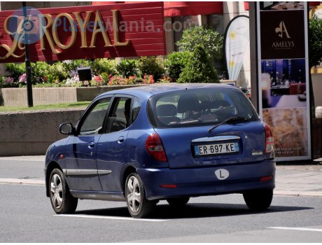 ER-697-KE, Daihatsu Sirion