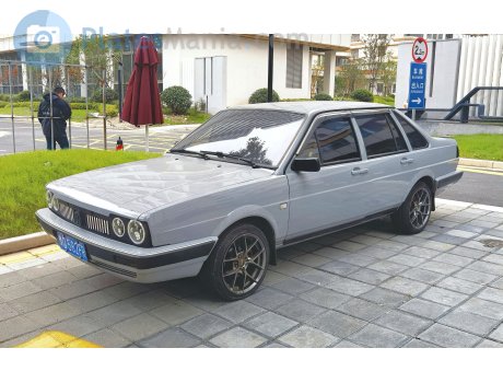 豫Q·582FR, Volkswagen Santana