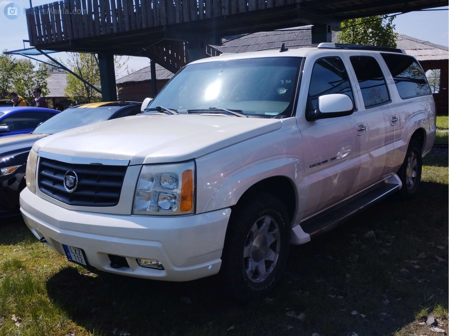 LXZ-112, Cadillac Escalade 2nd gen (GMT820), 2001–2006