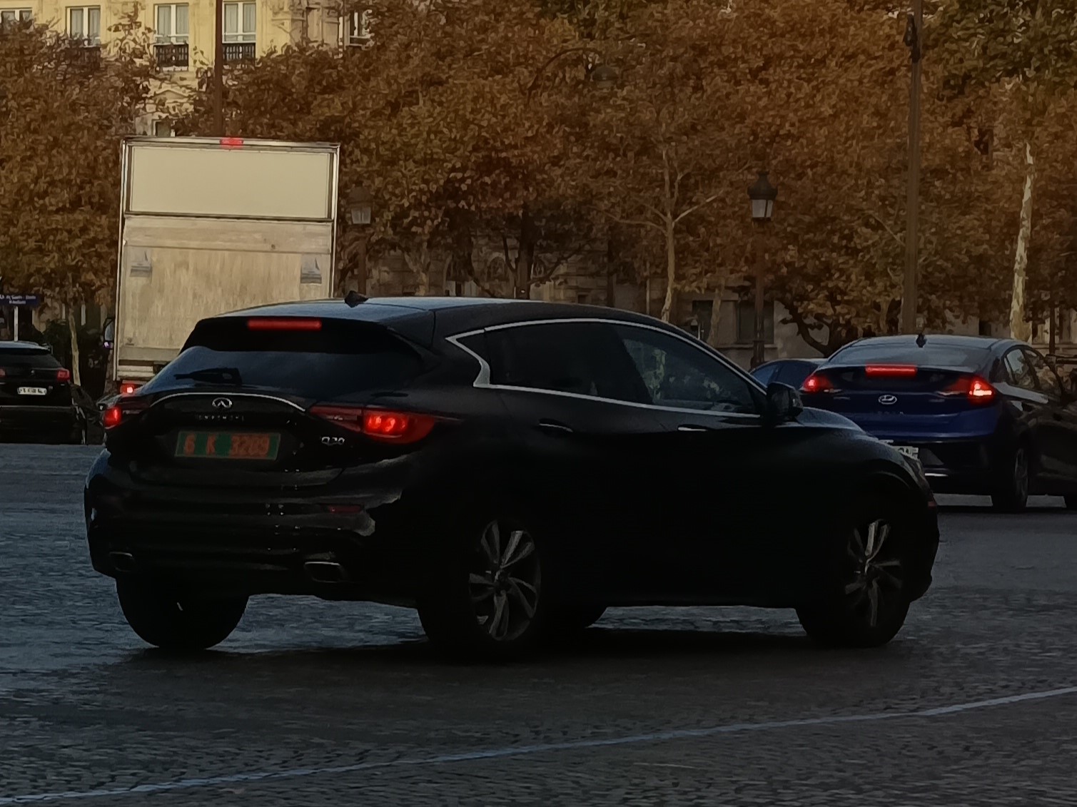 6 K 3289, Infiniti Q30 1st gen (H15), 2015–2019