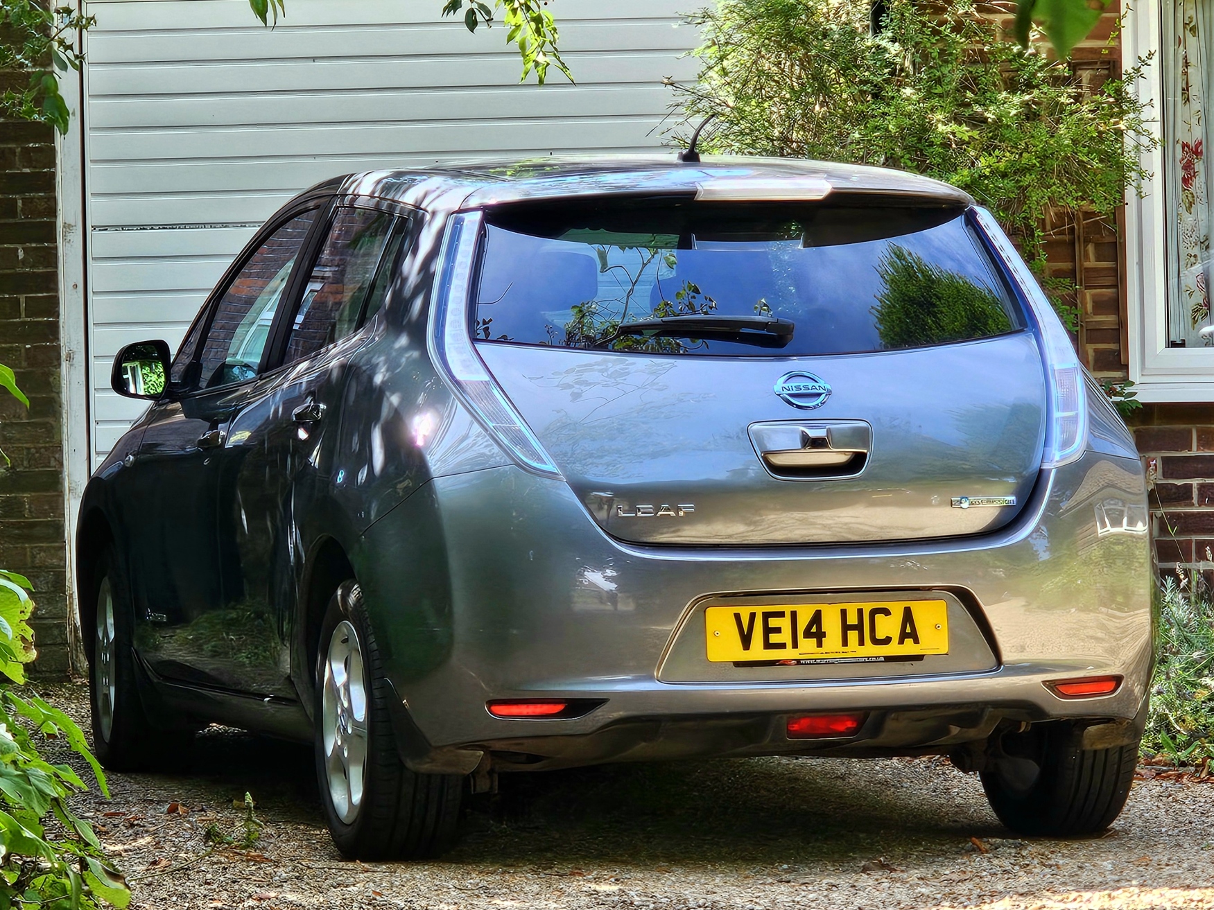 VE14HCA, Nissan Leaf 1st gen (ZE0/AZE0), 2010–2017