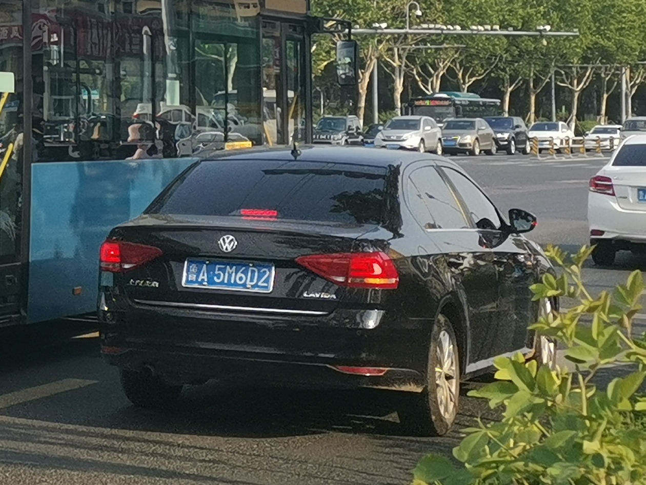 鲁A·5M6D2, Volkswagen Lavida 2nd gen Sedan (184/185), 1st facelift, 2015–2018