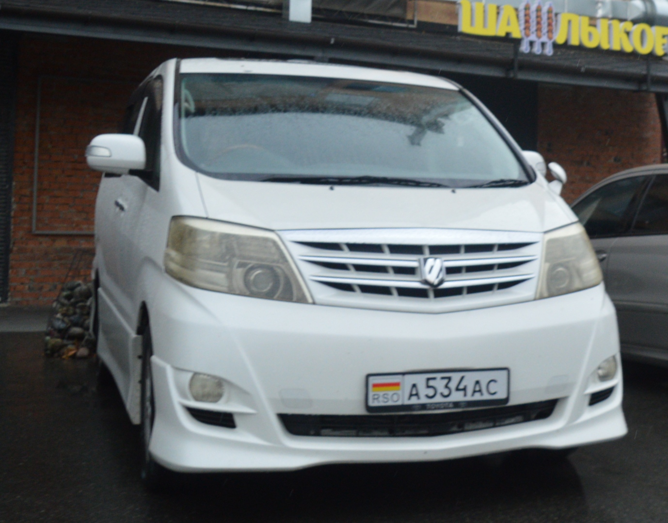 а 534 ас, Toyota Alphard 1st gen (G/V) (AH10), 2002–2008