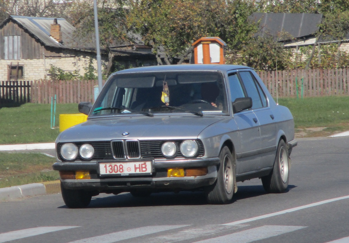 1308 HB, BMW 5 Series 2nd gen (E28), 1981–1988