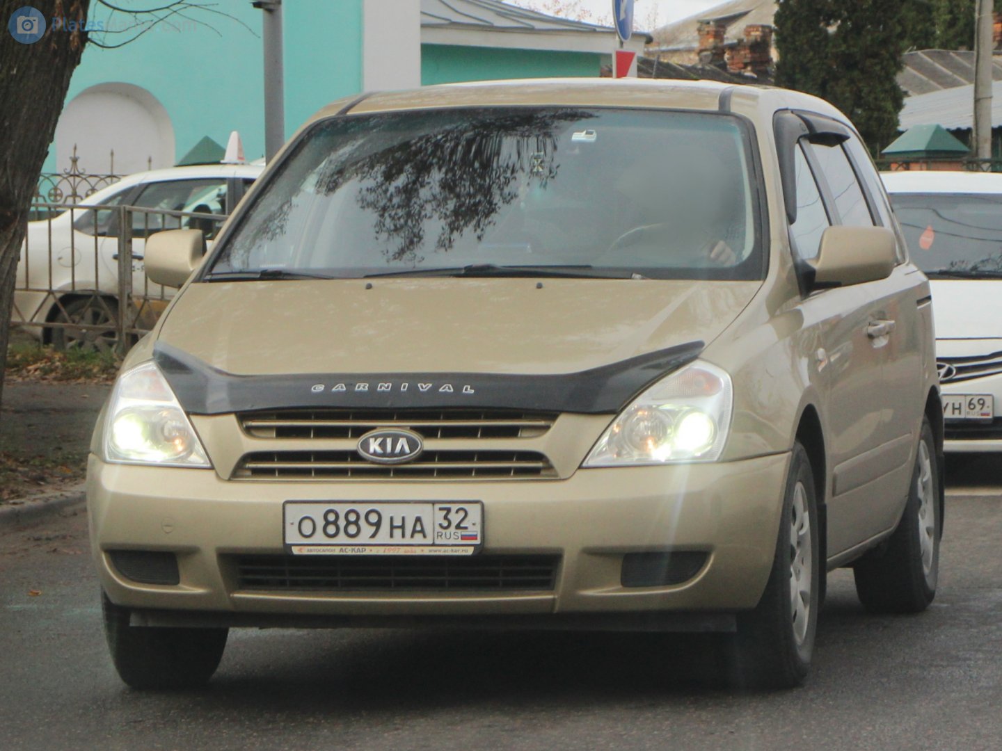 о 889 на 32, Kia Carnival 2nd gen (VQ), 2006–2014 (–2015 for AU-market)
