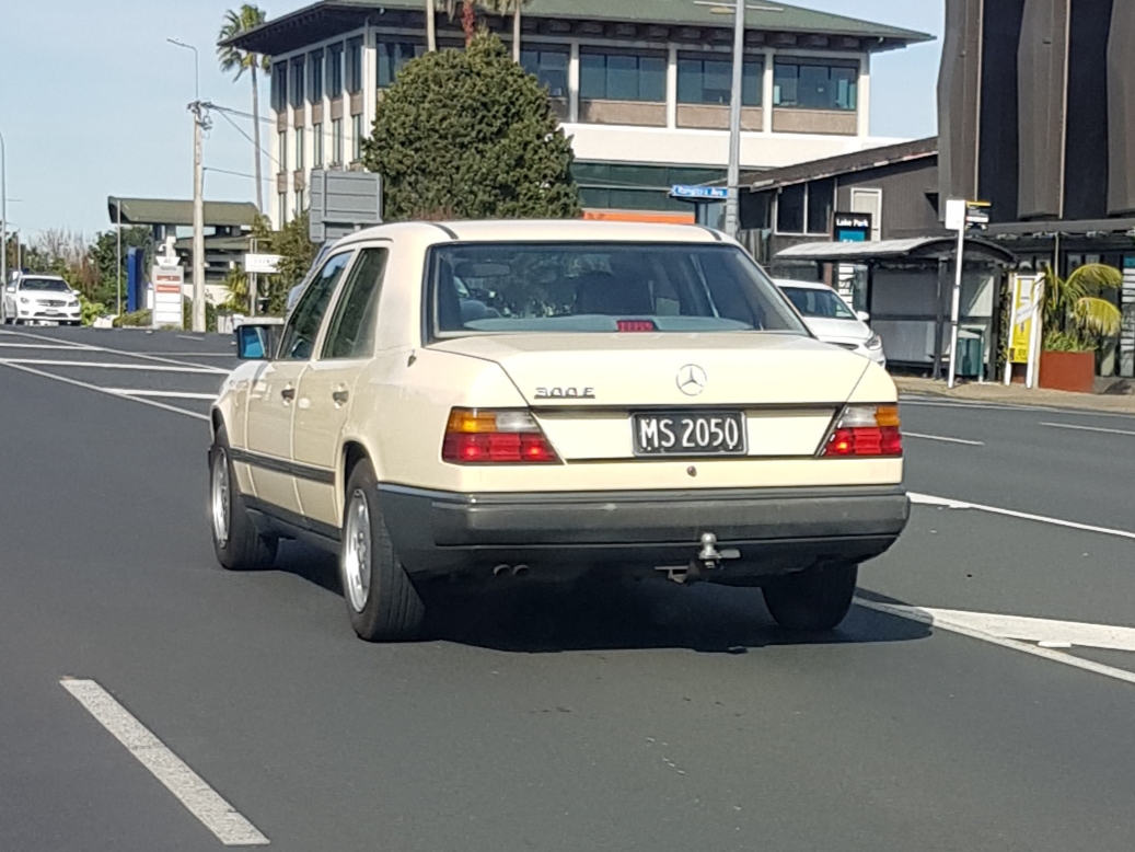 MS2050, Mercedes-Benz E-Klasse 1st gen Sedan (W124), 1984­–1995