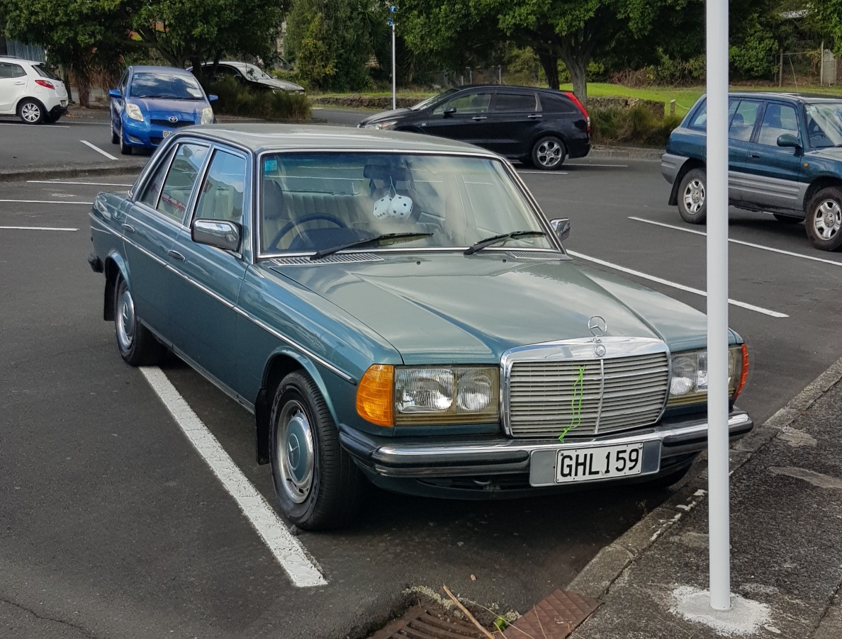 GHL159, Mercedes-Benz E-Klasse 200–300 Sedan (W123), 1975­–1986