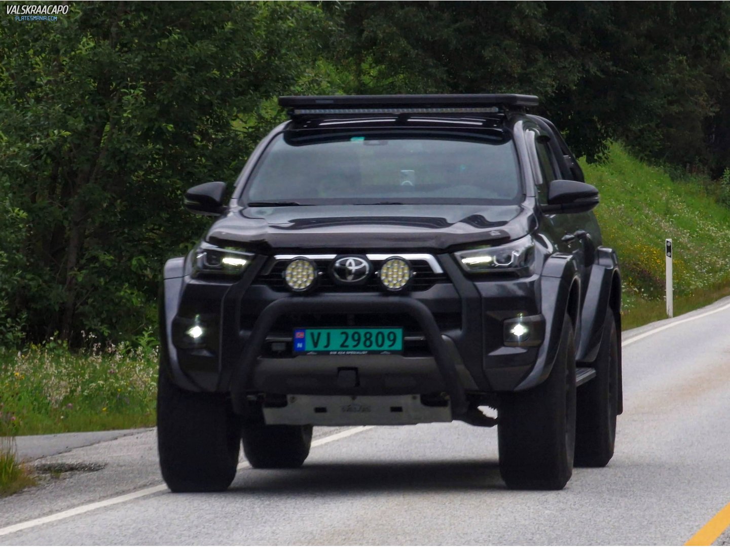 VJ 29809, Toyota Hilux 8th gen (AN120/AN130), 2015–