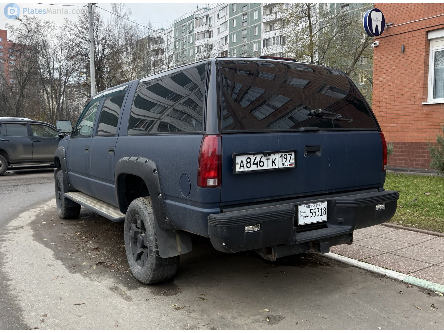 а 846 тк 197, GMC Suburban 8th gen (GMT425), 1991–1999