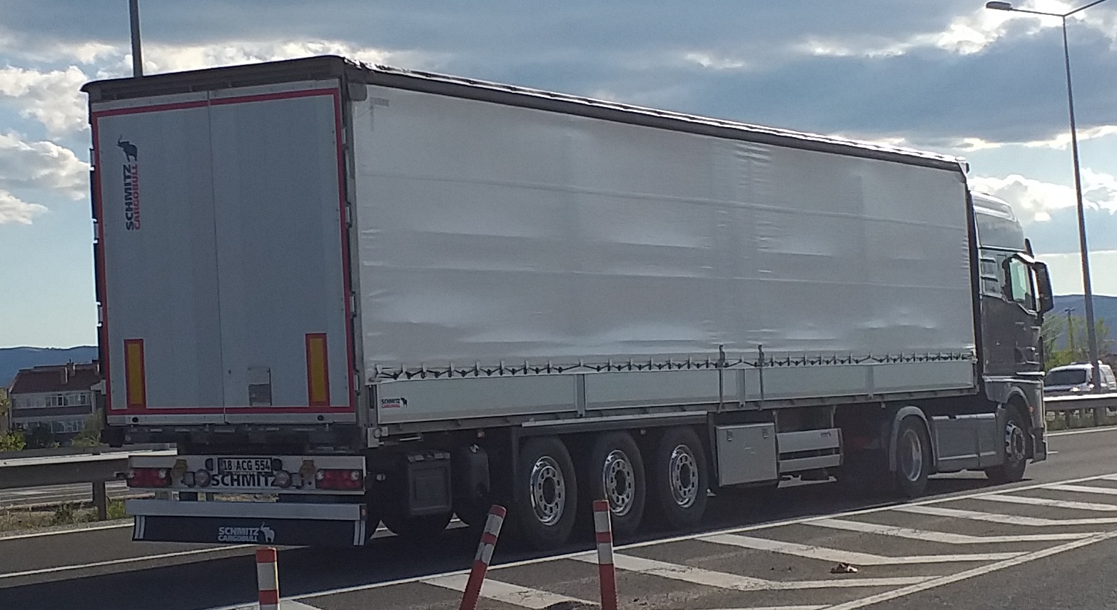 18 ACG 554, Schmitz SPR 