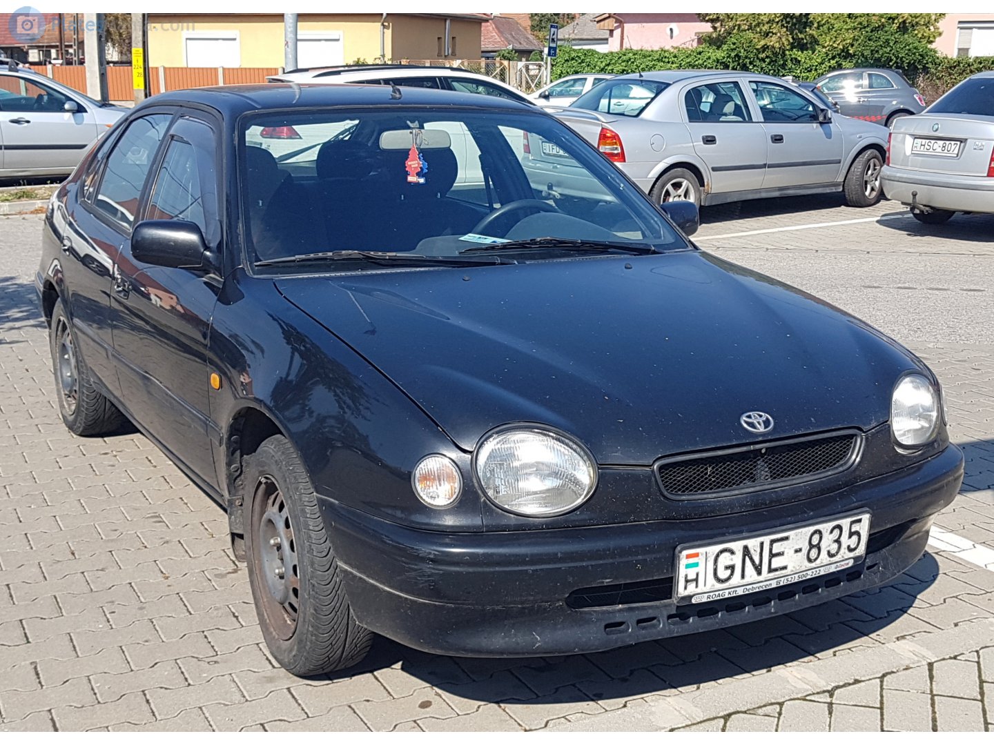 GNE-835, Toyota Corolla 8th gen Liftback (E110), 1995–2001