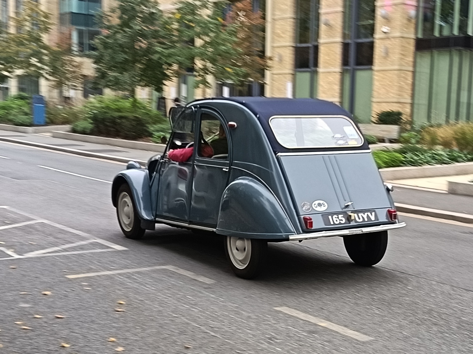 165UYV, Citroёn 2CV 1st gen Sedan, 1949–1990