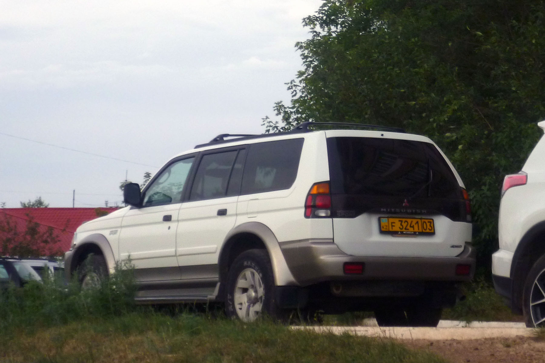 F 3241 03, Mitsubishi Montero Sport 1st gen (K80/K90/PA), 1996–2008