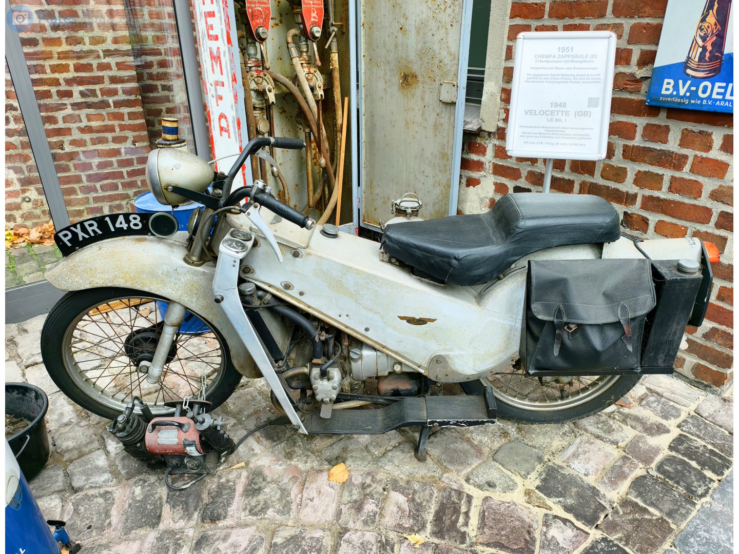 PXR148, Velocette LE 