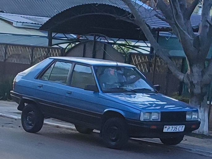 P 735 CT, Renault 11 1st gen 5-door Hatch (X37), 1981–1986