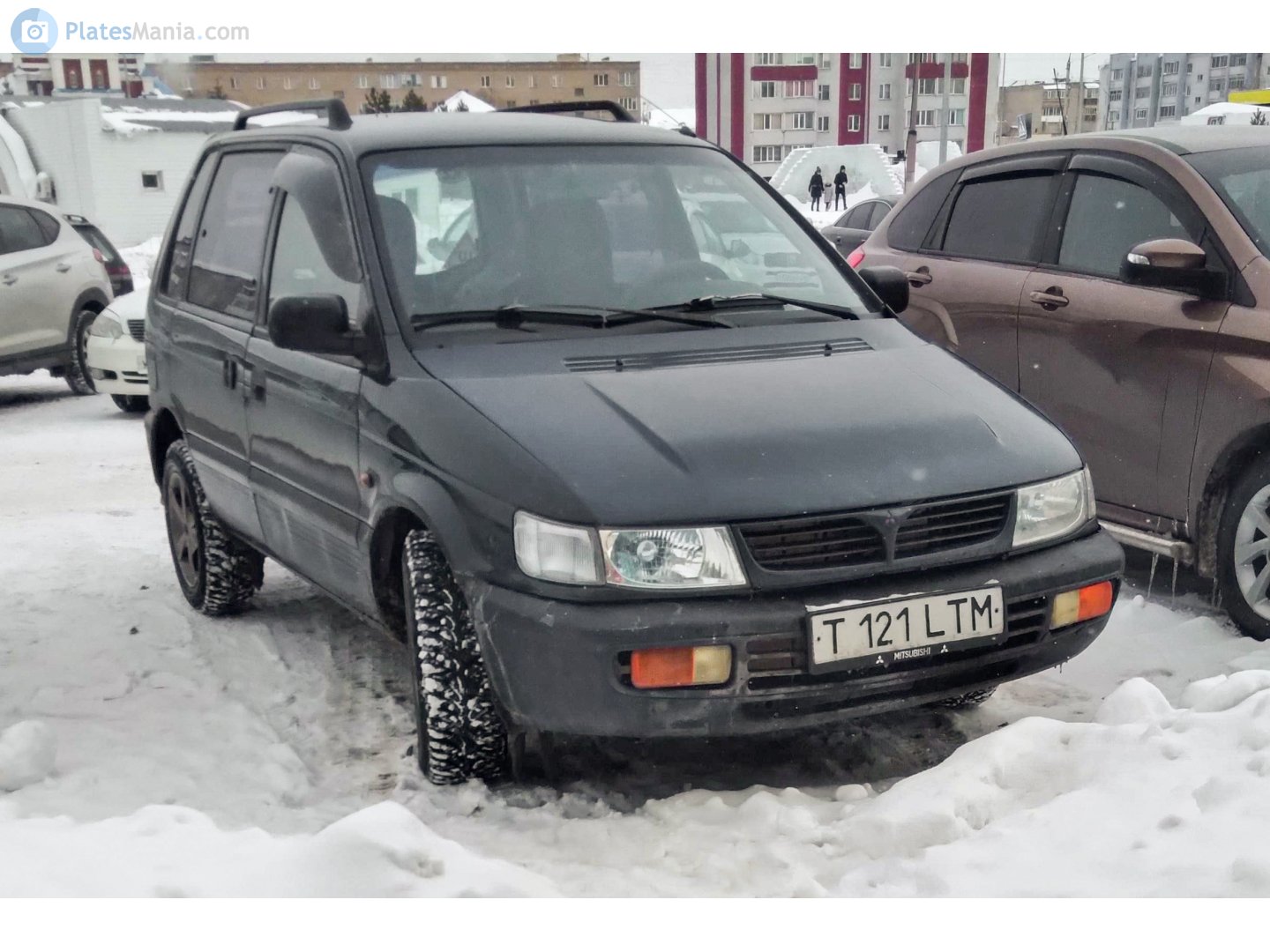 T 121 LTM, Mitsubishi Space Runner 1st gen (N10/N20) 1991–1997