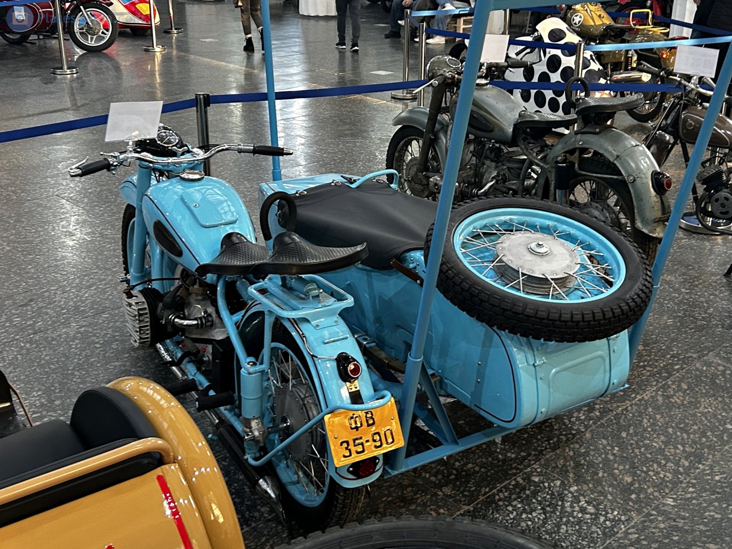 ФВ 3590, Dnepr (KMZ) М-72 