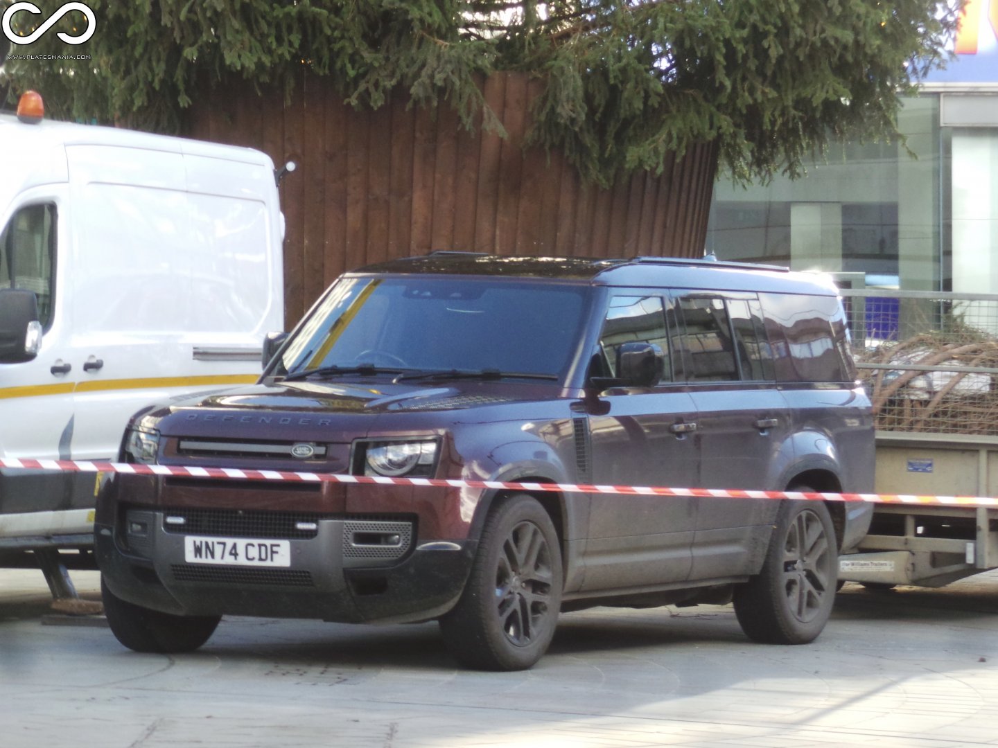 WN74CDF, Land Rover Defender 2nd gen 130