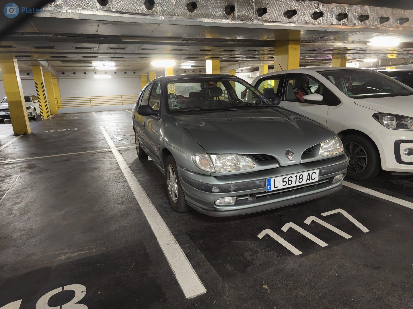 L 5618 AC, Renault Mégane 1st gen Classic Sedan (L64), 1996–1999