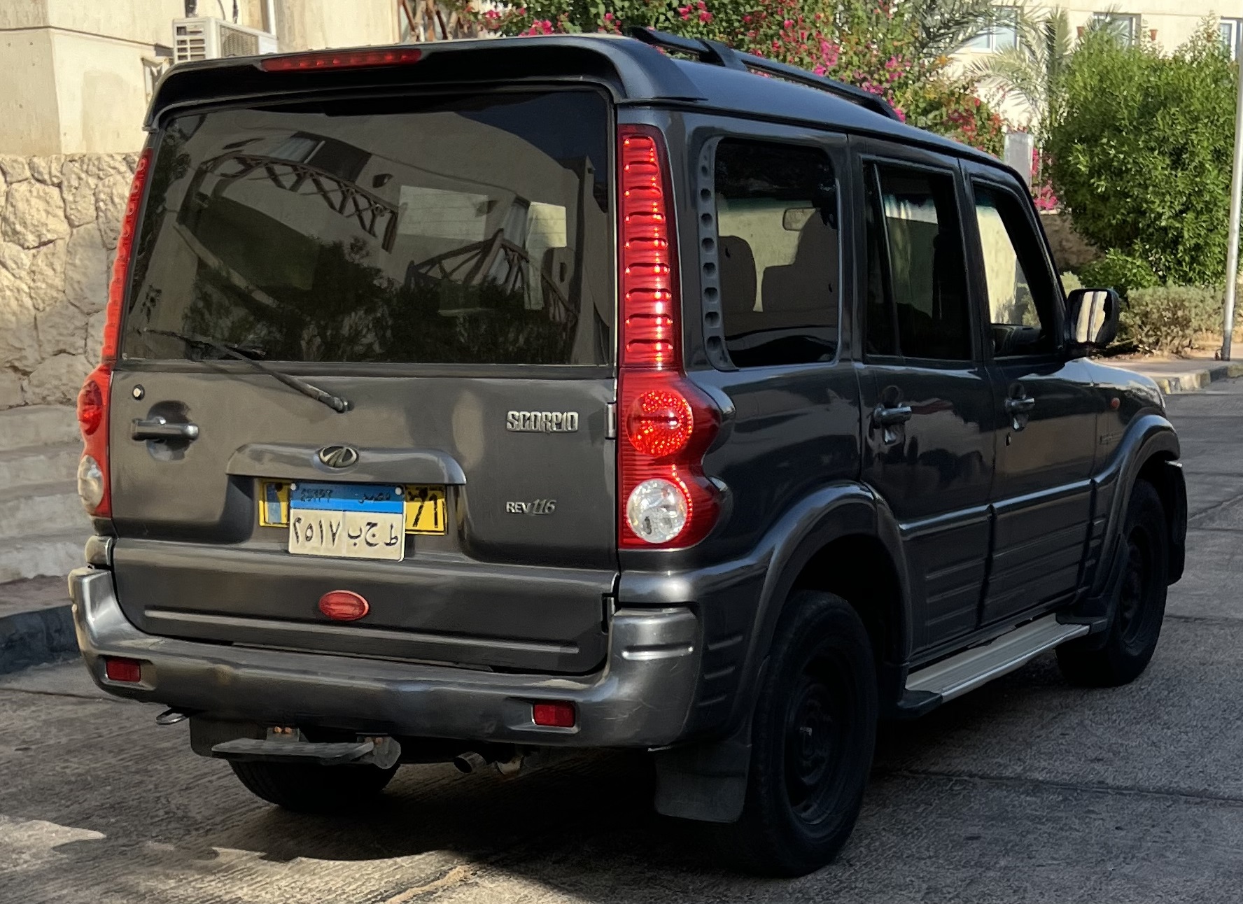 ٢٥١٧ بجط, Mahindra Scorpio 