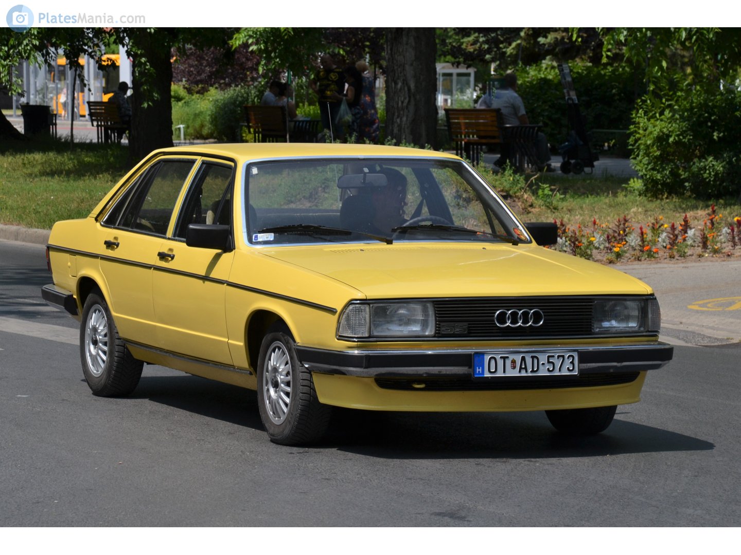 OT AD-573, Audi 100 2nd gen 4-door Sedan (C2/43), 1976–1982