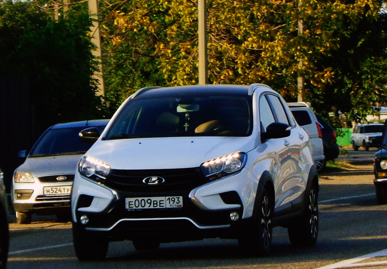 е 009 ве 193, Lada (VAZ) XRAY Cross (GAB), 2018­–2022