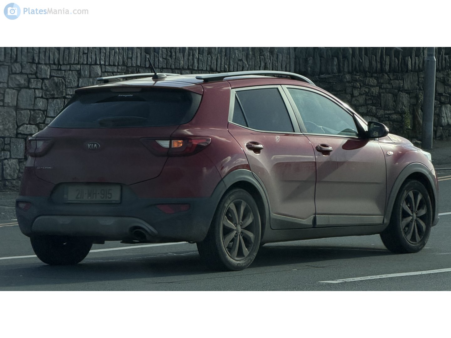 211-MH-915, Kia Stonic 1st gen (YB), 2017–