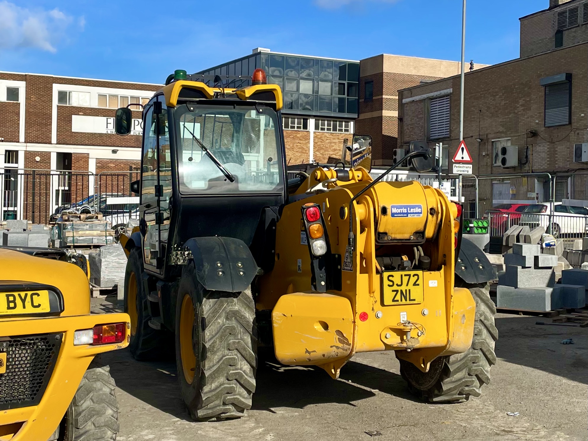 SJ72ZNL, JCB 500-Series 