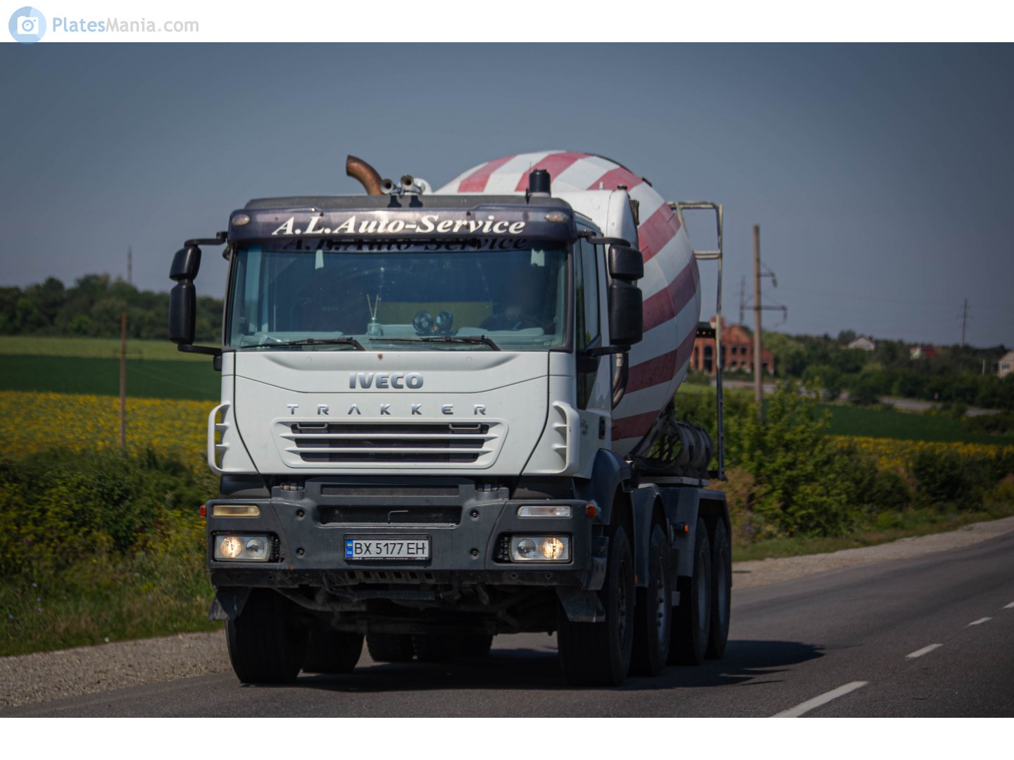 BX 5177 EH, Iveco Trakker 1st gen, 1st facelift, 2007–2013