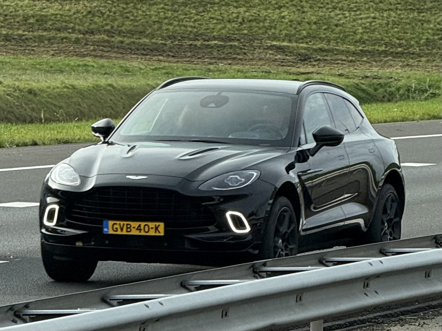 GVB-40-K, Aston Martin DBX DBX, 2020–2024